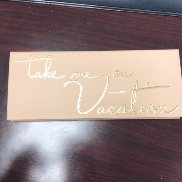 Kylie Cosmetics - Picture 2 of 4